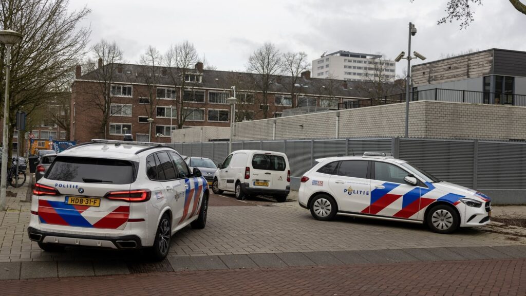 Explosion lightly damages Jewish school in Amsterdam