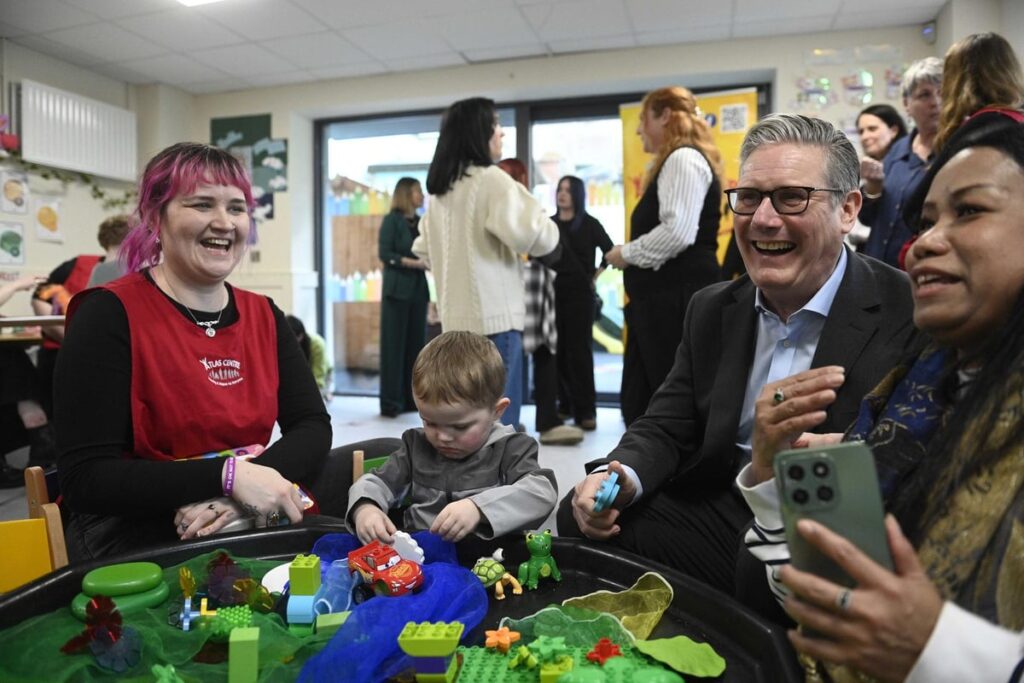 Keir Starmer Faces Questions in Northern Ireland Visit Over Oil Prices, Kneecap Controversy and Mandelson